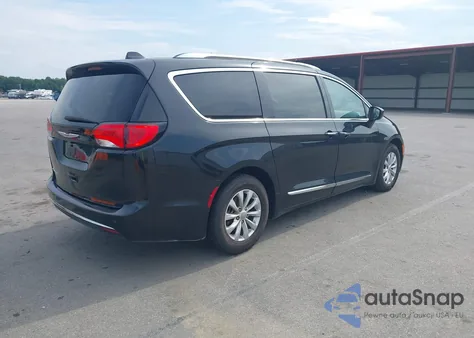 2019 Chrysler Pacifica Touring L z USA, uszkodzony, nr VIN 2C4RC1BG8KR650461